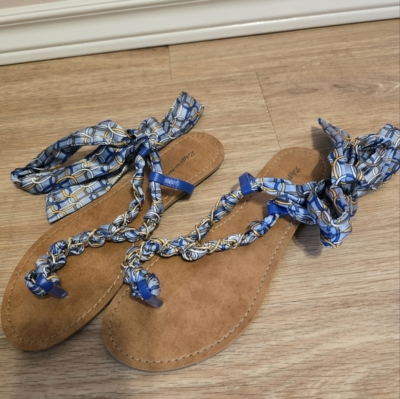 Zigi Soho Shoes - 🌈 Chain Print Zigi Soho Ankle Wrap Sandals Flats Size 7.5